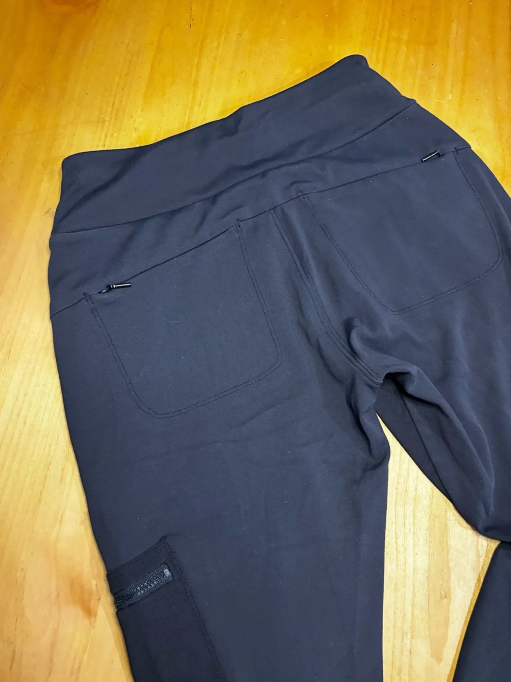 Athleta Headlands Hybrid Cargo Tight High Rise Hiking Pants Black 353474 - Picture 3 of 6